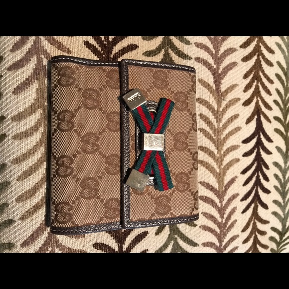 gucci wallet with bow